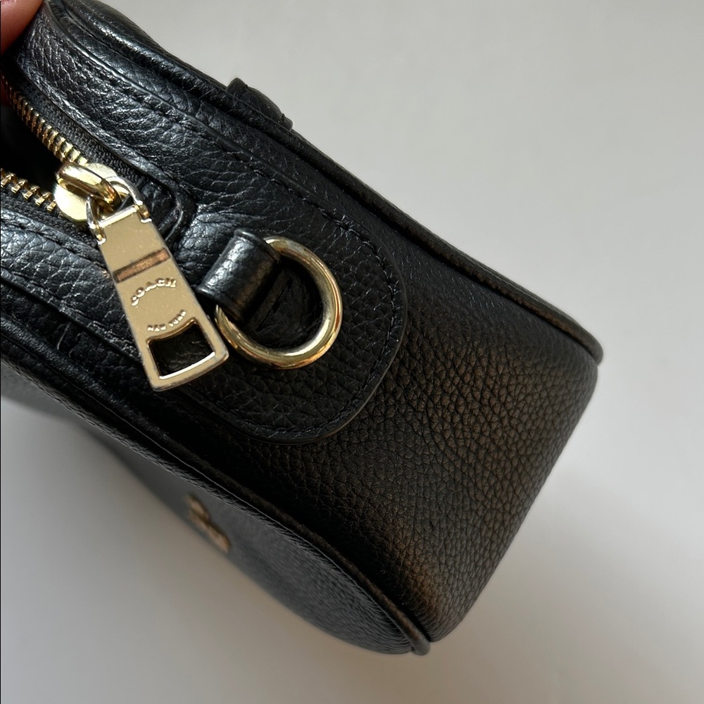 Coach Isla Black Camera Crossbody Bag - Picture 10 of 12